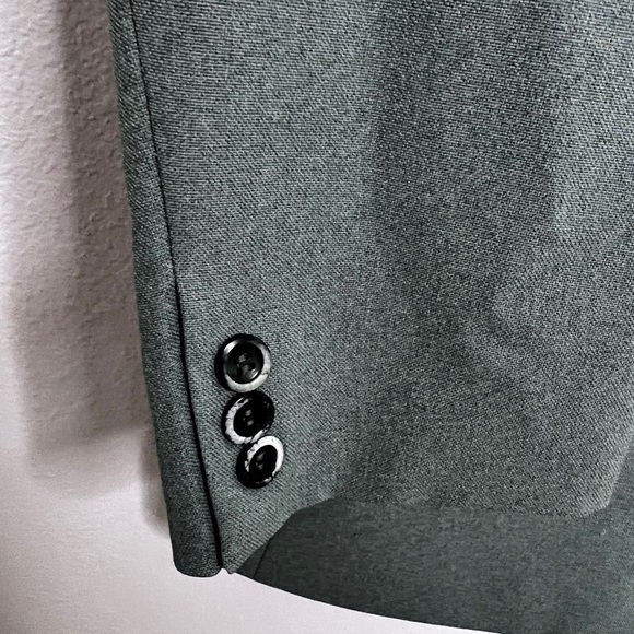 VINTAGE Sage Green Suit Sz 48R - Picture 3 of 9